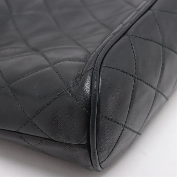 Authentic CHANEL black lambskin fringe vintage crossbody - Picture 3 of 11